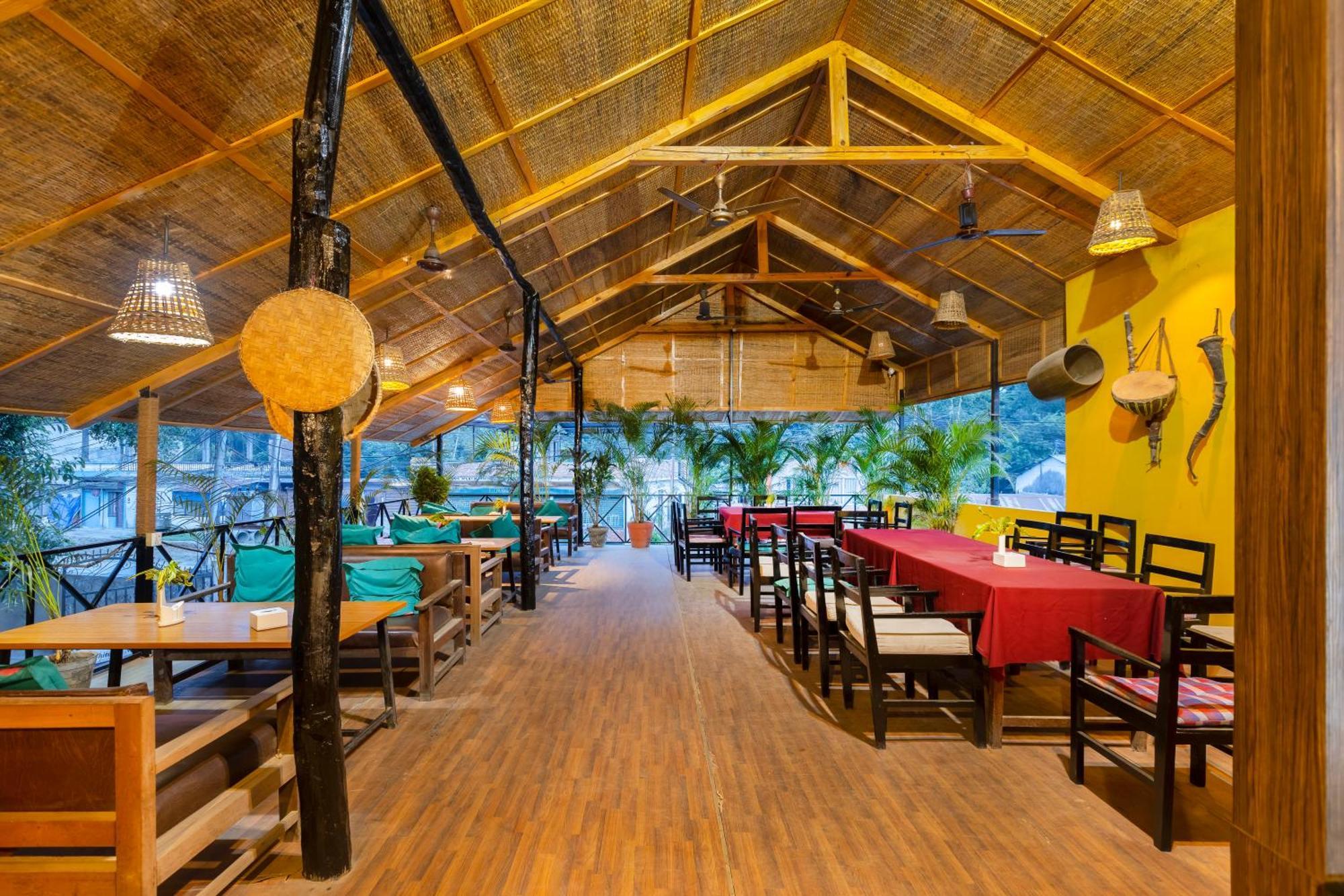 Hotel Parkside & Swimming Pool-Between Greenery And Azure ,Your Perfect Retreat Chitwan Buitenkant foto
